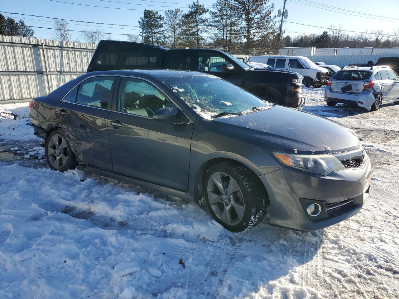 2014 TOYOTA CAMRY L - Image 4