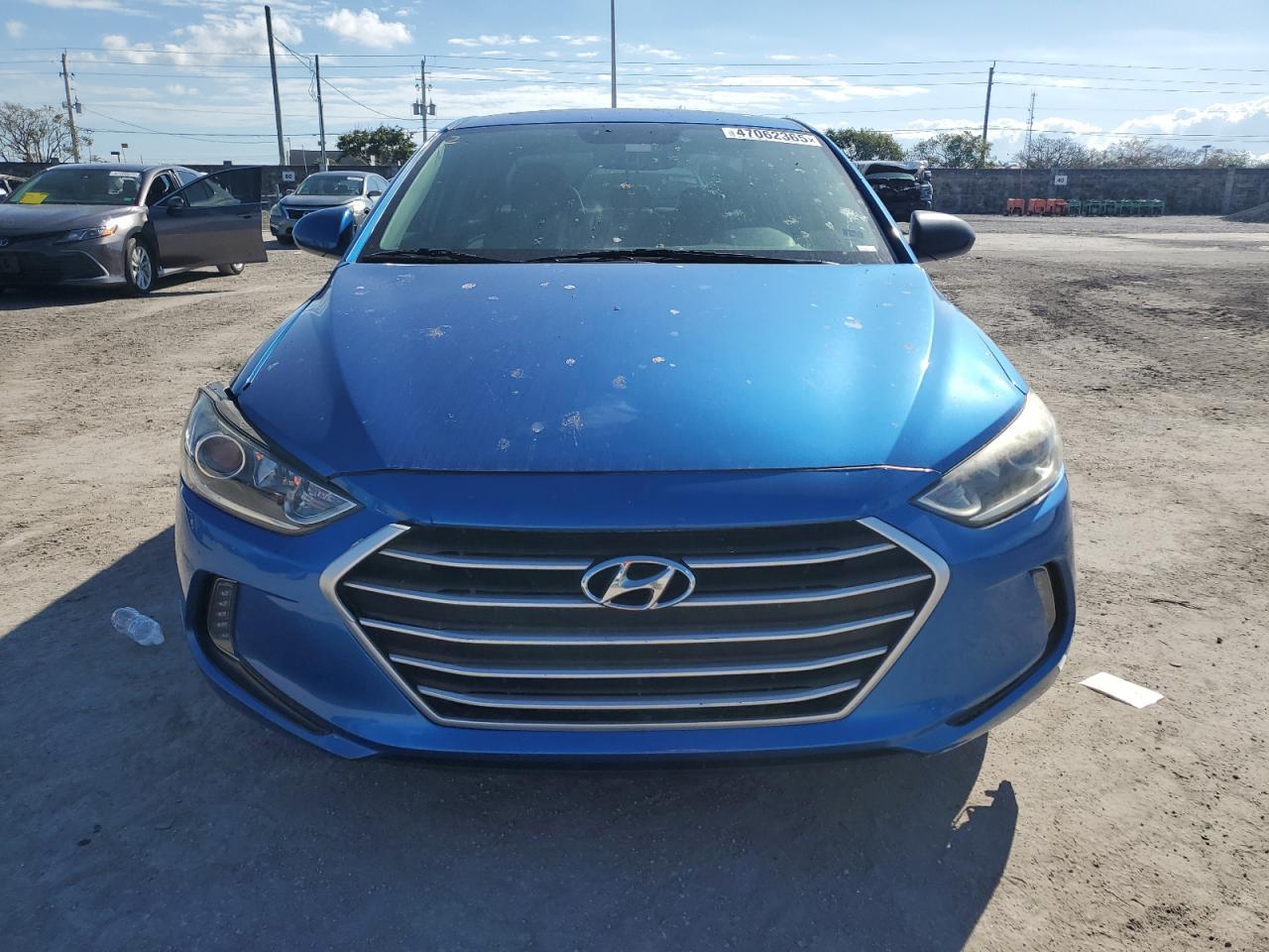 2018 HYUNDAI ELANTRA SE - Image 5