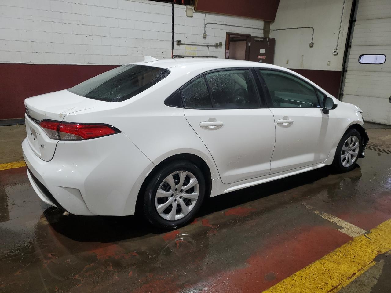 2022 TOYOTA COROLLA LE - Фото 3