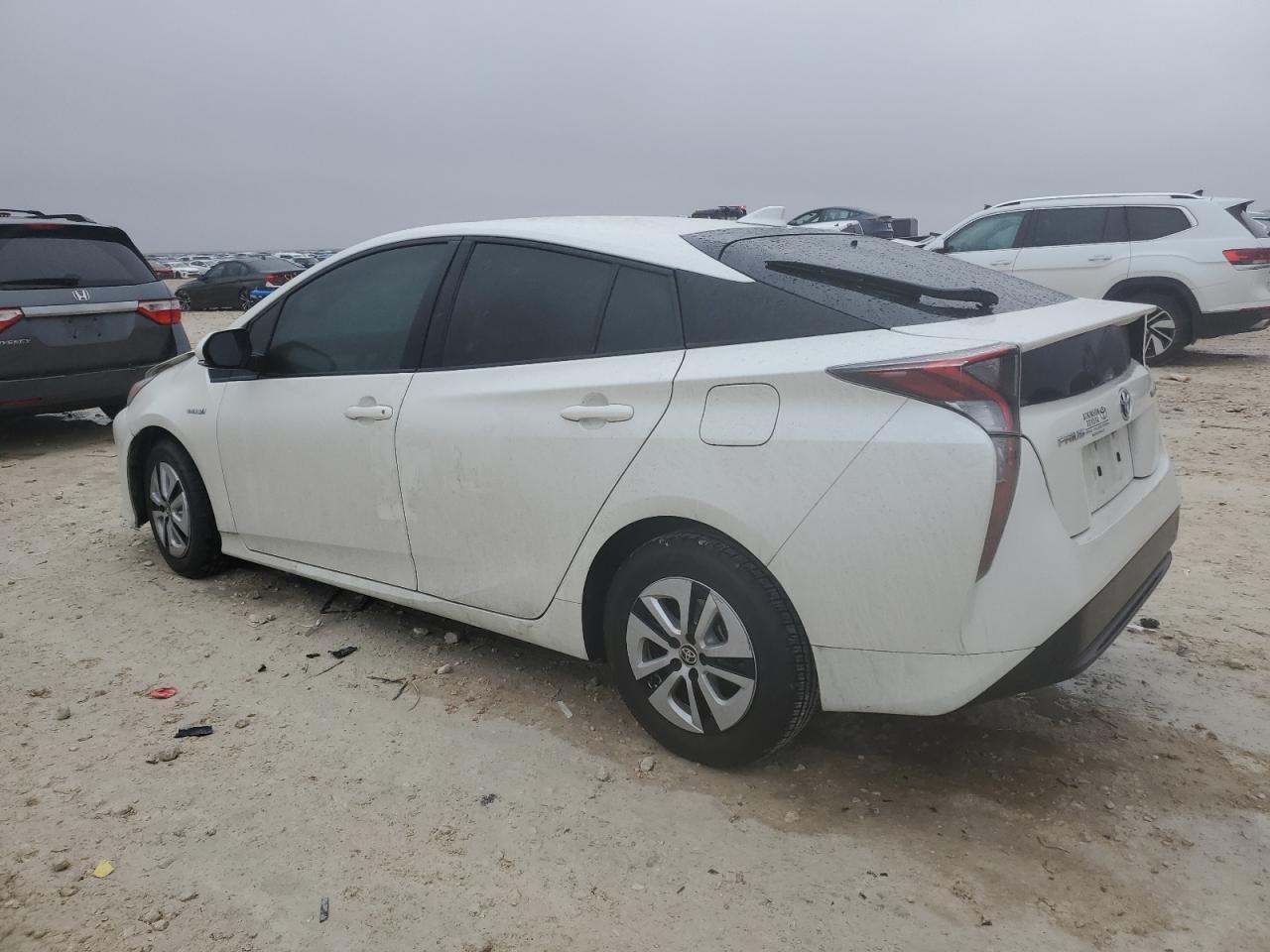 2016 TOYOTA PRIUS - Image 2