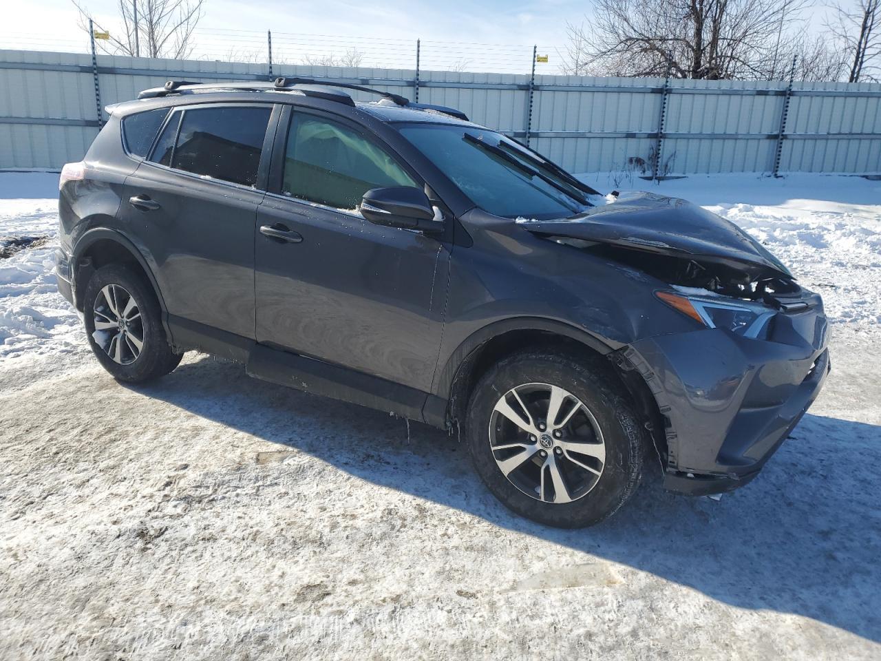 2017 TOYOTA RAV4 XLE - Image 4
