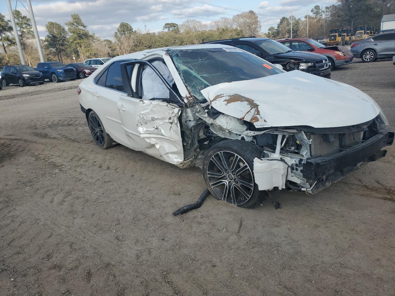 2016 TOYOTA CAMRY LE - Фото 4