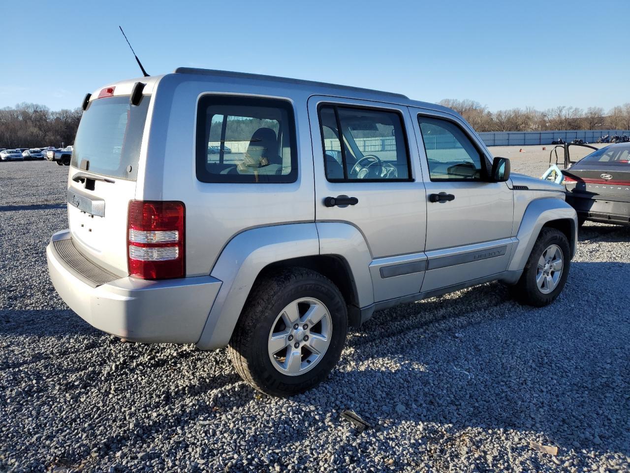 2011 JEEP LIBERTY SP - Фото 3