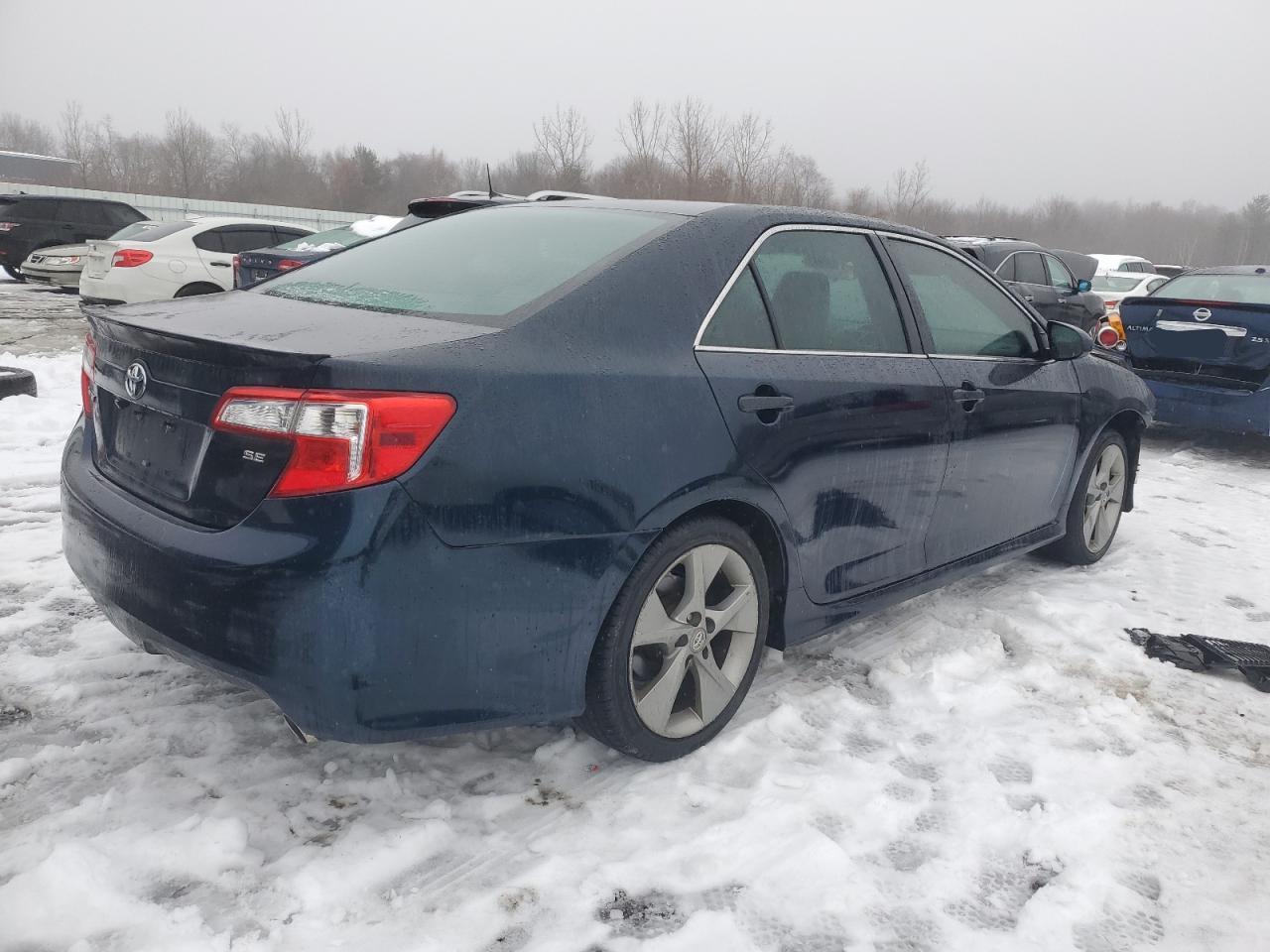 2014 TOYOTA CAMRY L - Фото 3