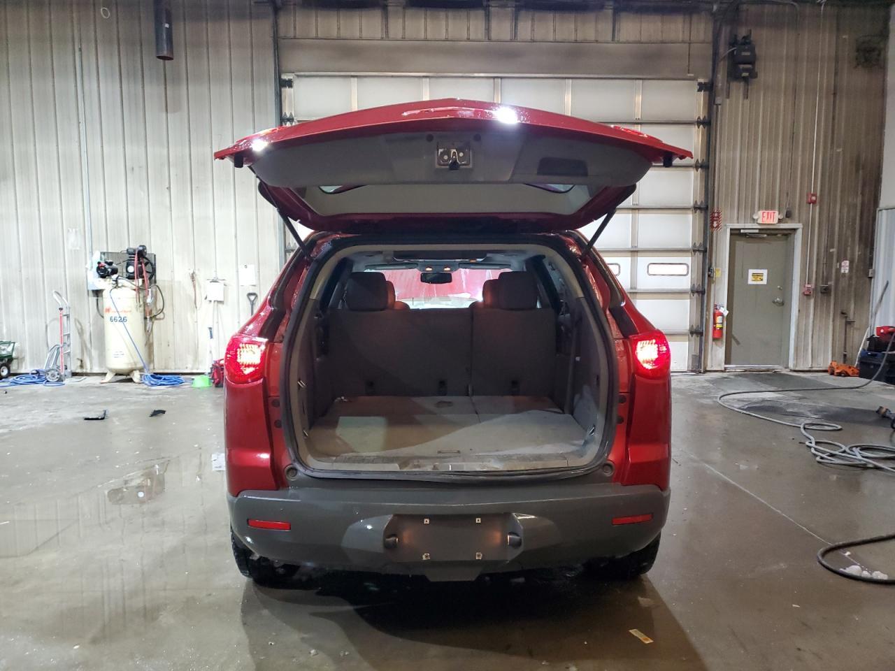 2012 CHEVROLET TRAVERSE L - Фото 6