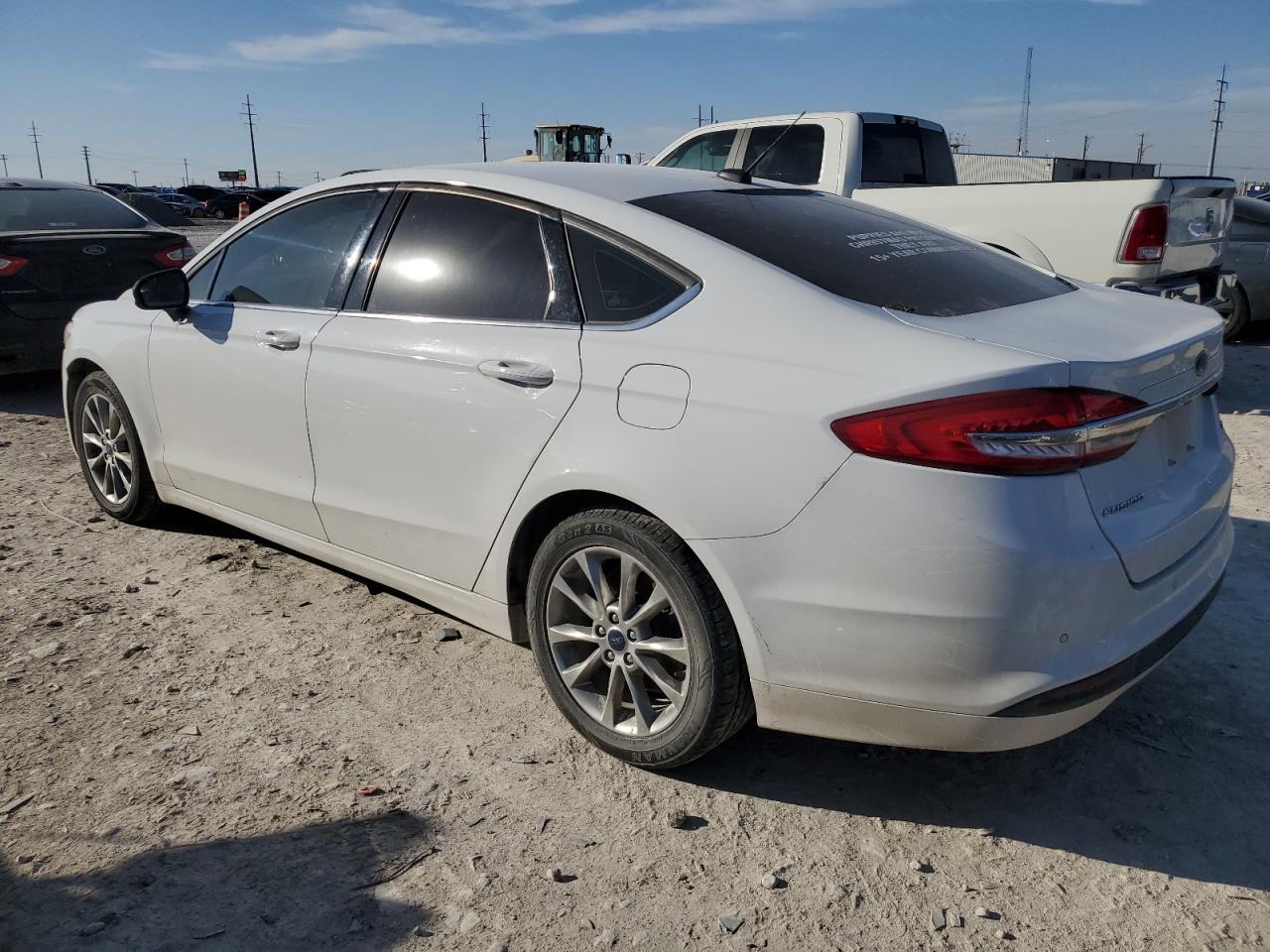 2017 FORD FUSION SE - Image 2