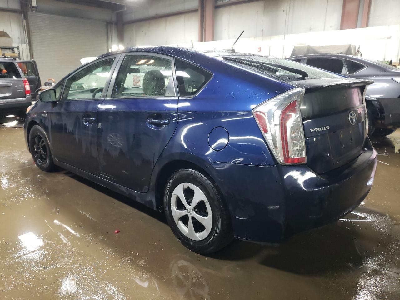 2015 TOYOTA PRIUS - Фото 2