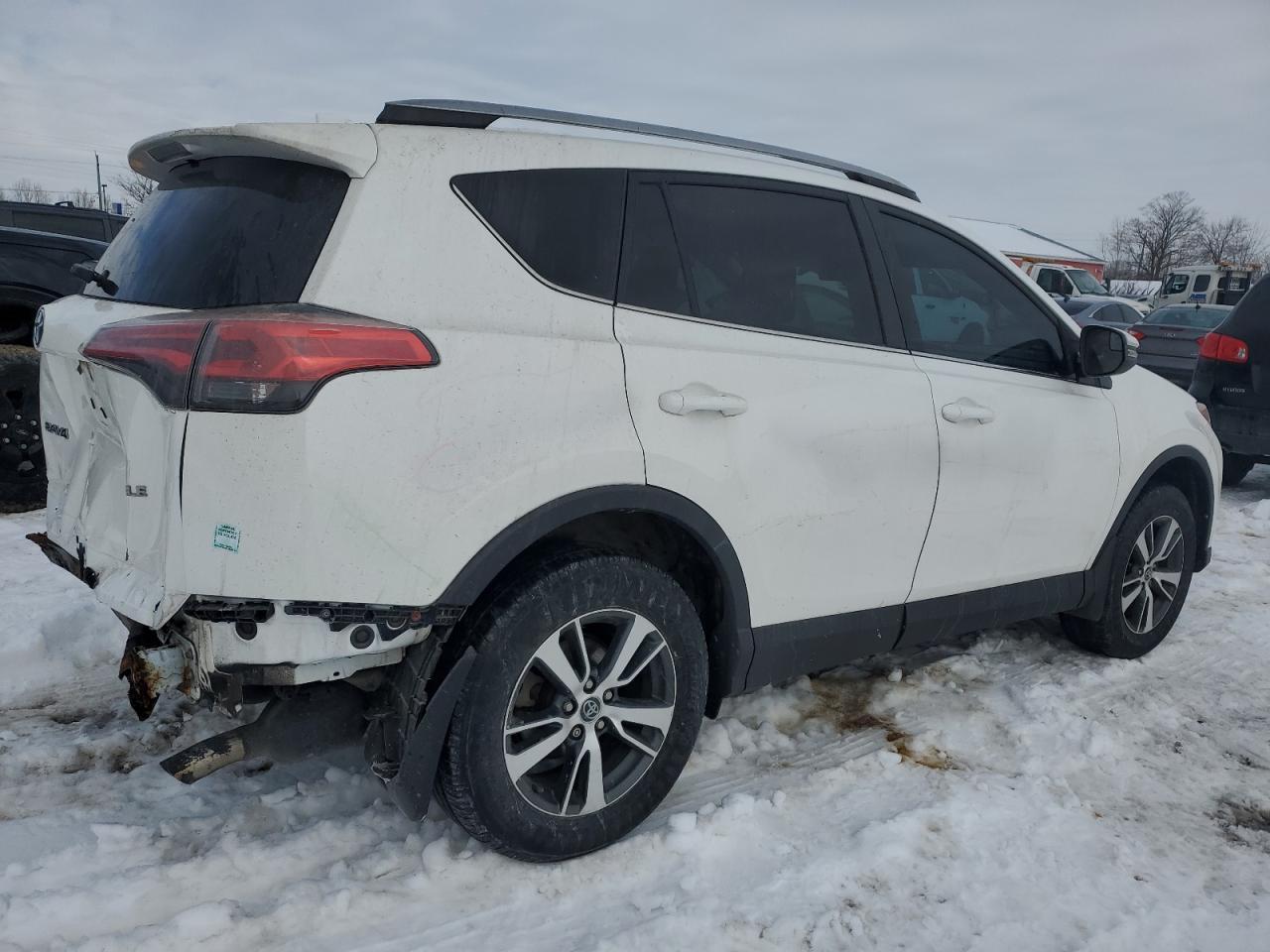 2018 TOYOTA RAV4 LE - Фото 3