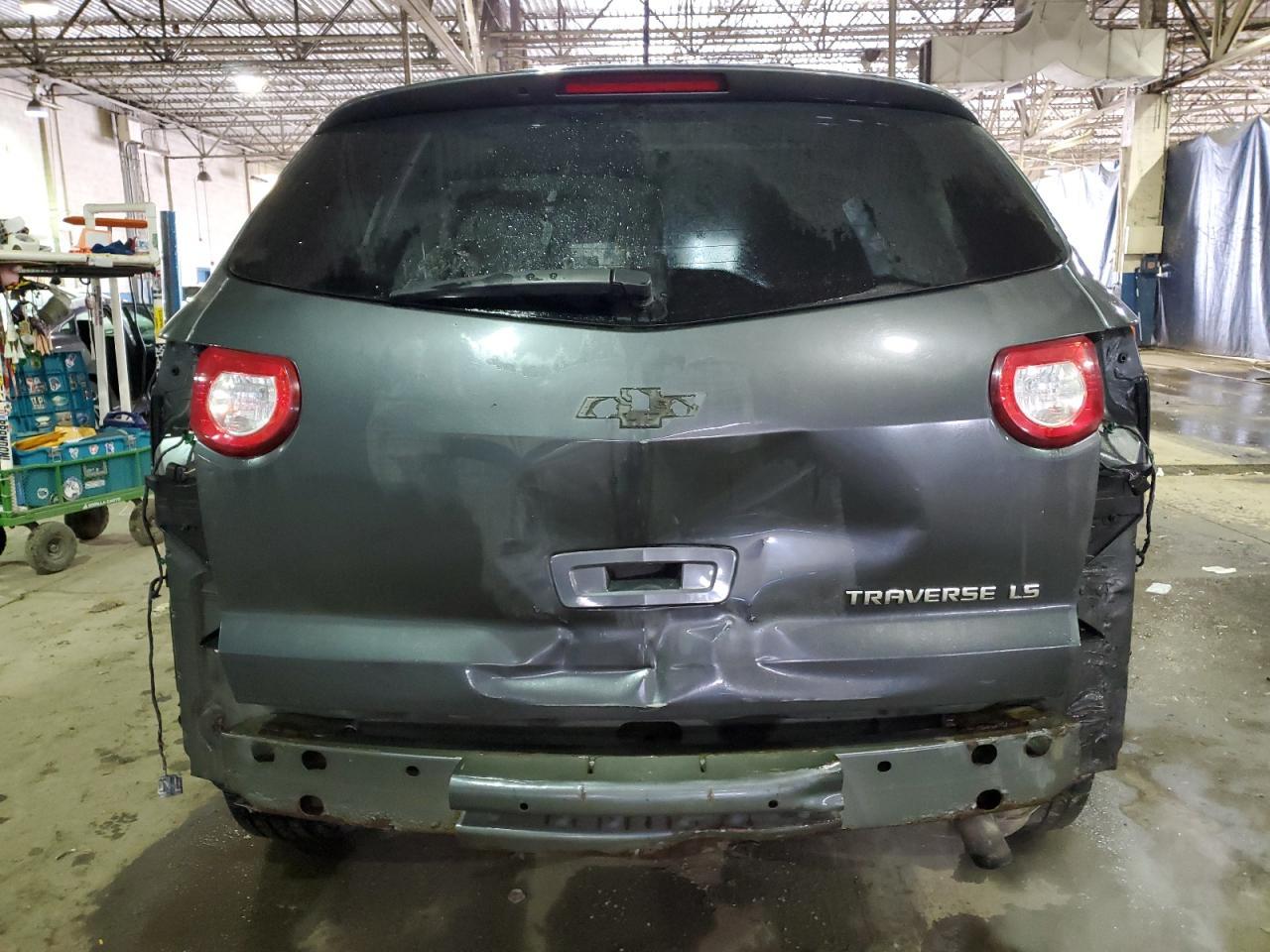 2011 CHEVROLET TRAVERSE L - Фото 6
