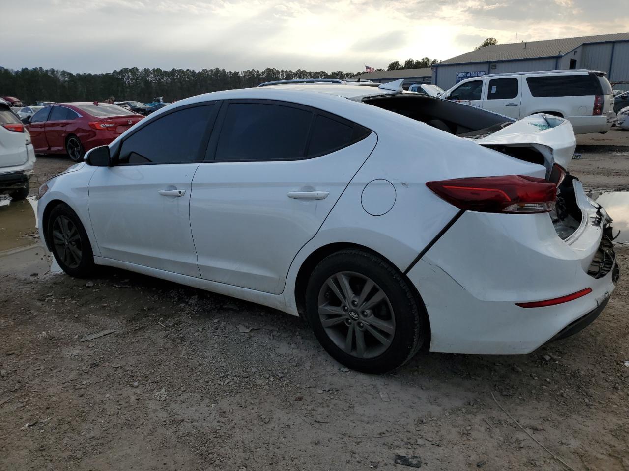 2018 HYUNDAI ELANTRA SE - Image 2
