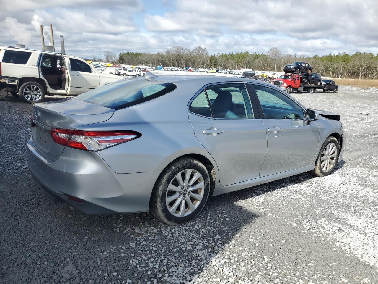2020 TOYOTA CAMRY LE - Фото 3