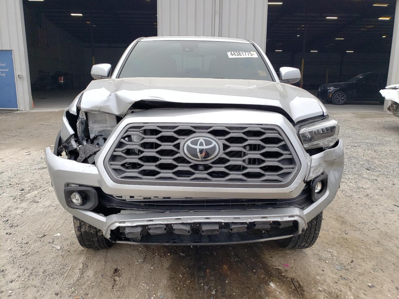 2023 TOYOTA TACOMA DOU - Фото 5