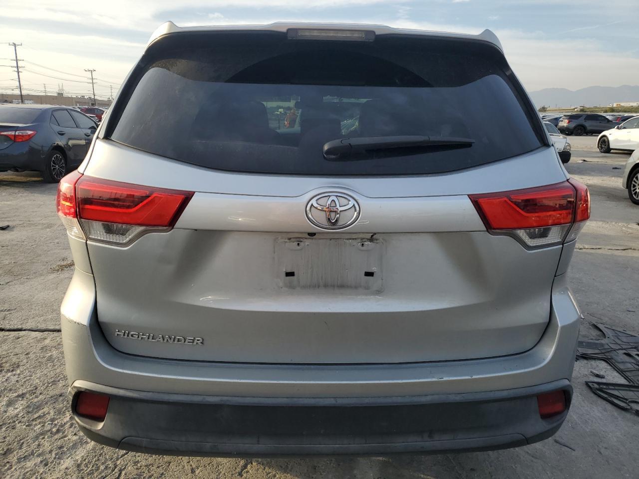 2018 TOYOTA HIGHLANDER - Фото 6