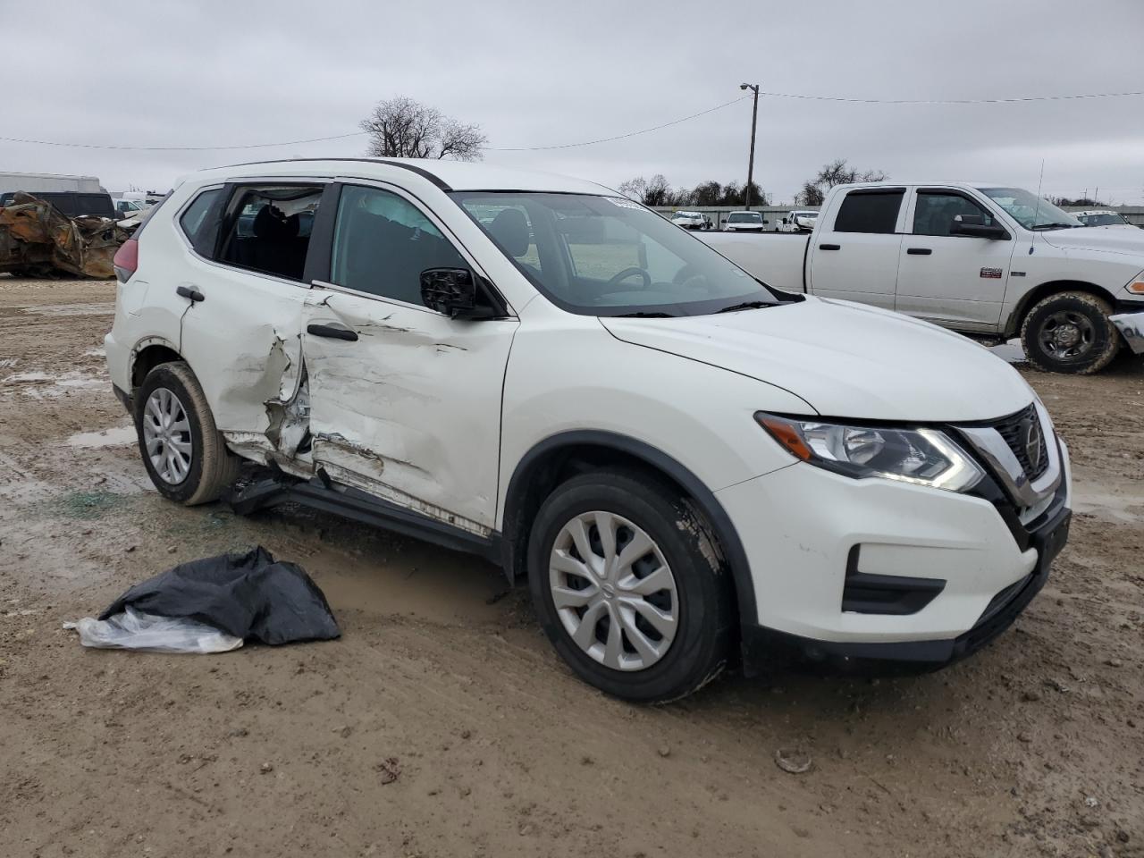 2018 NISSAN ROGUE S - Image 4