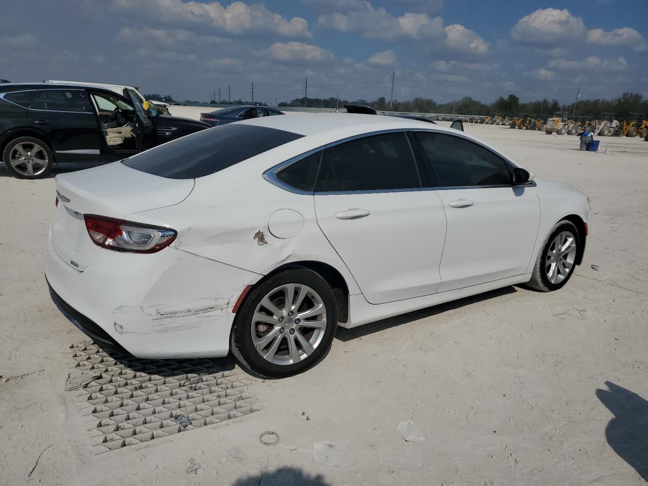 2015 CHRYSLER 200 LIMITE - Image 3