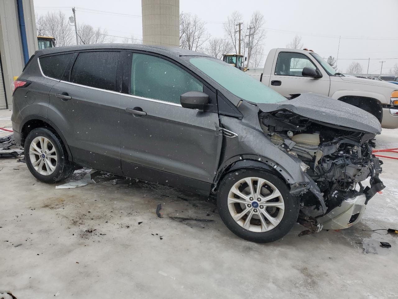2017 FORD ESCAPE SE - Фото 4