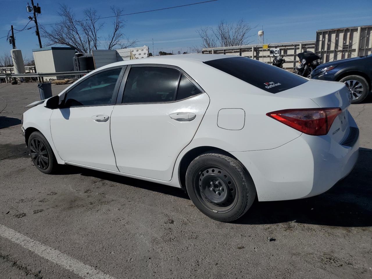 2019 TOYOTA COROLLA L - Фото 2
