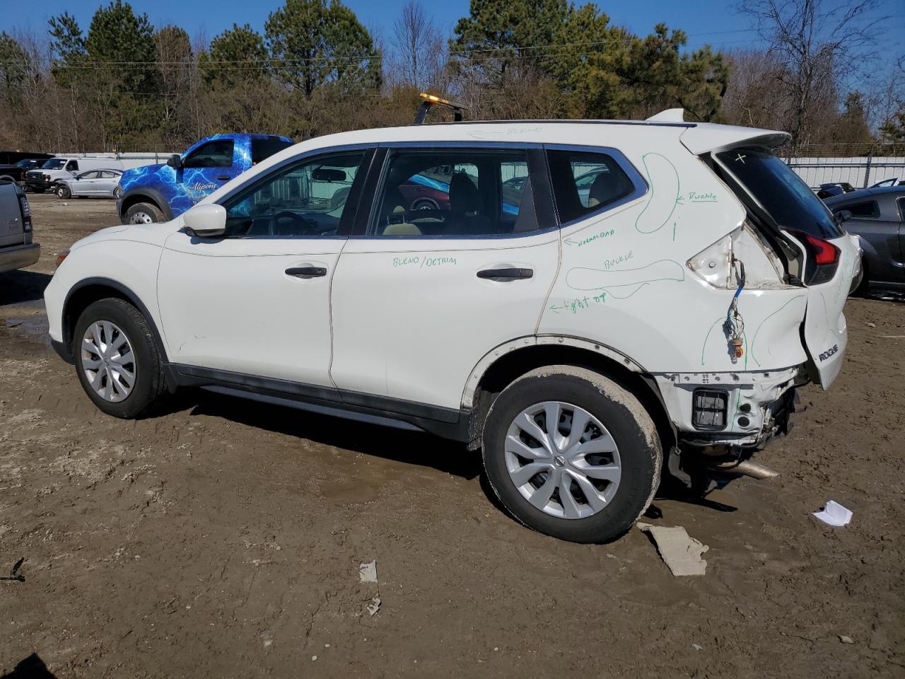 2017 NISSAN ROGUE SV - Фото 2