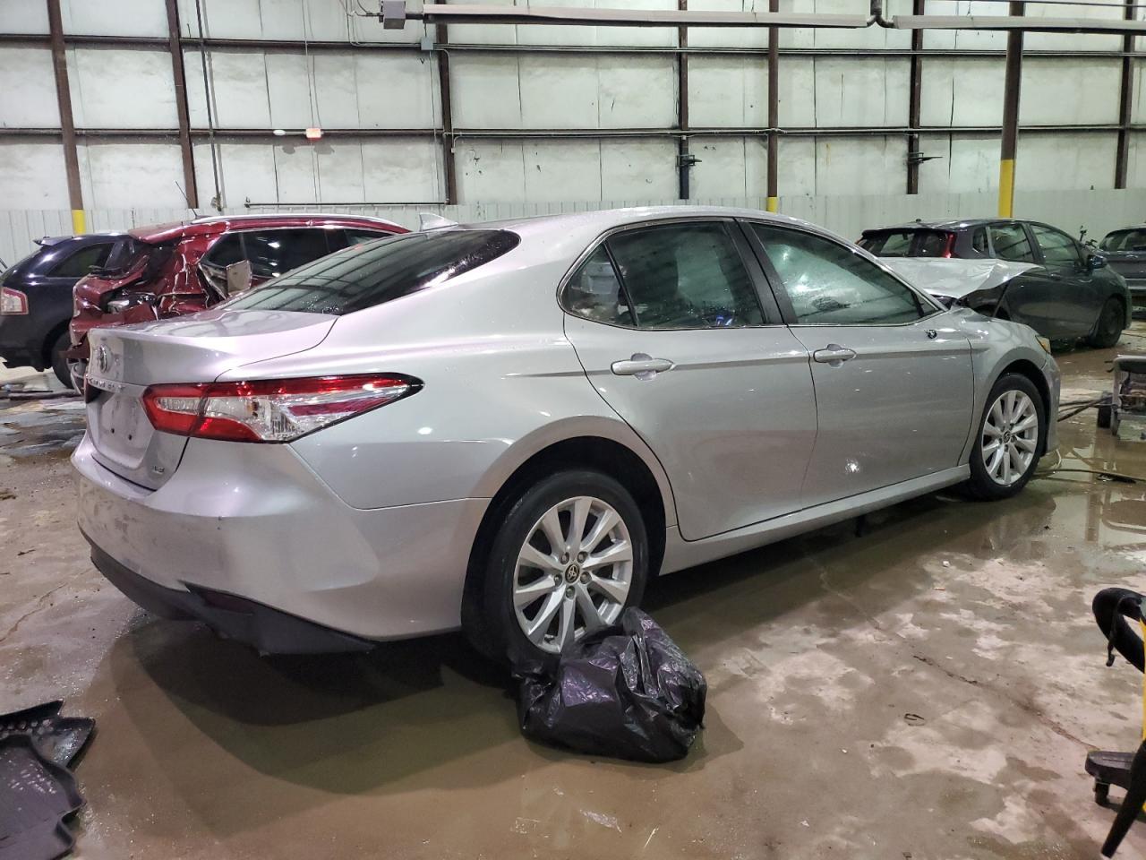 2020 TOYOTA CAMRY LE - Фото 3