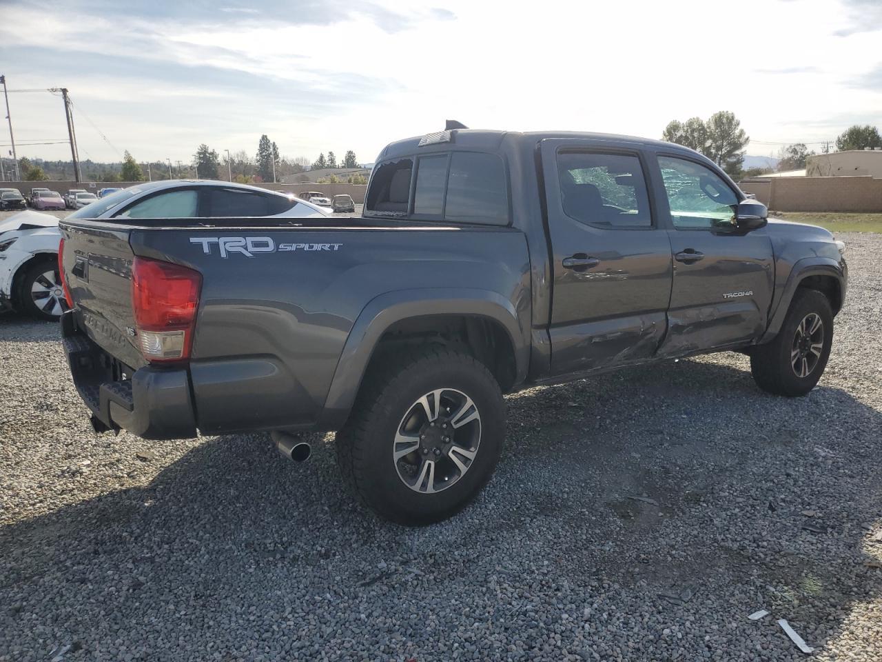 2016 TOYOTA TACOMA DOU - Фото 3