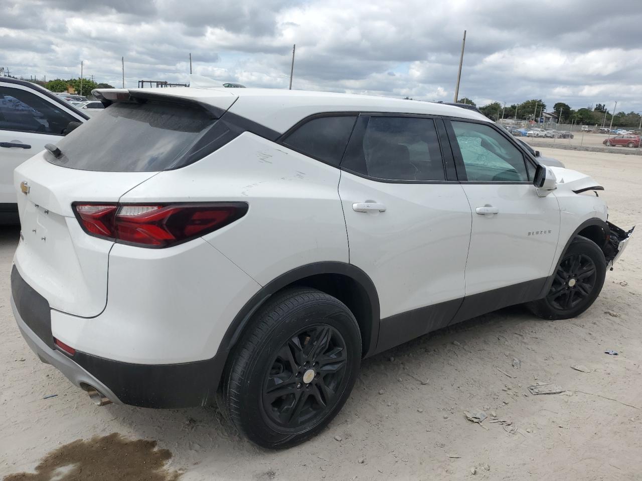 2021 CHEVROLET BLAZER 2LT - Image 3
