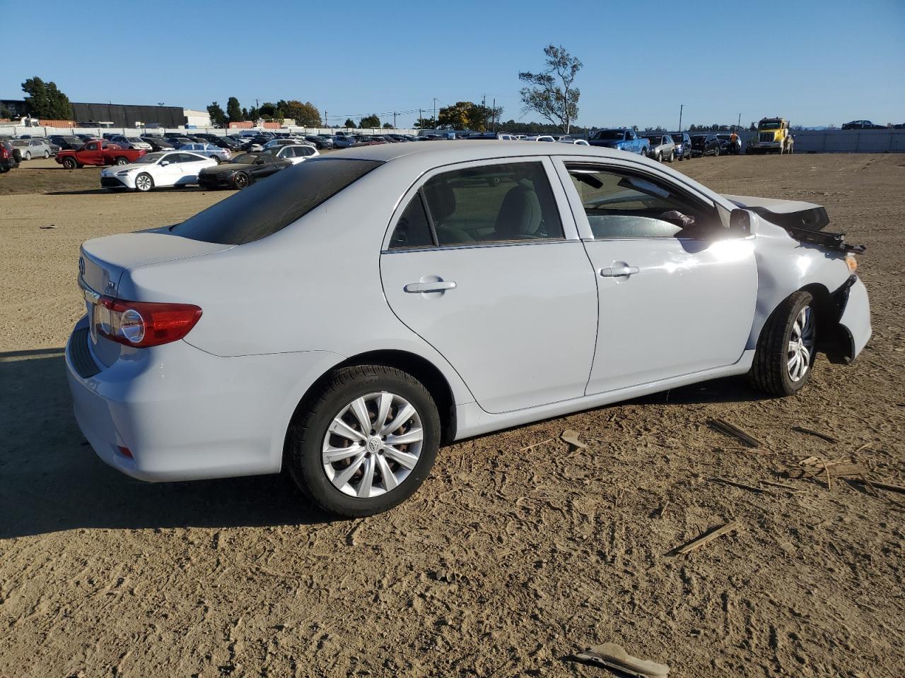 2013 TOYOTA COROLLA BA - Фото 3