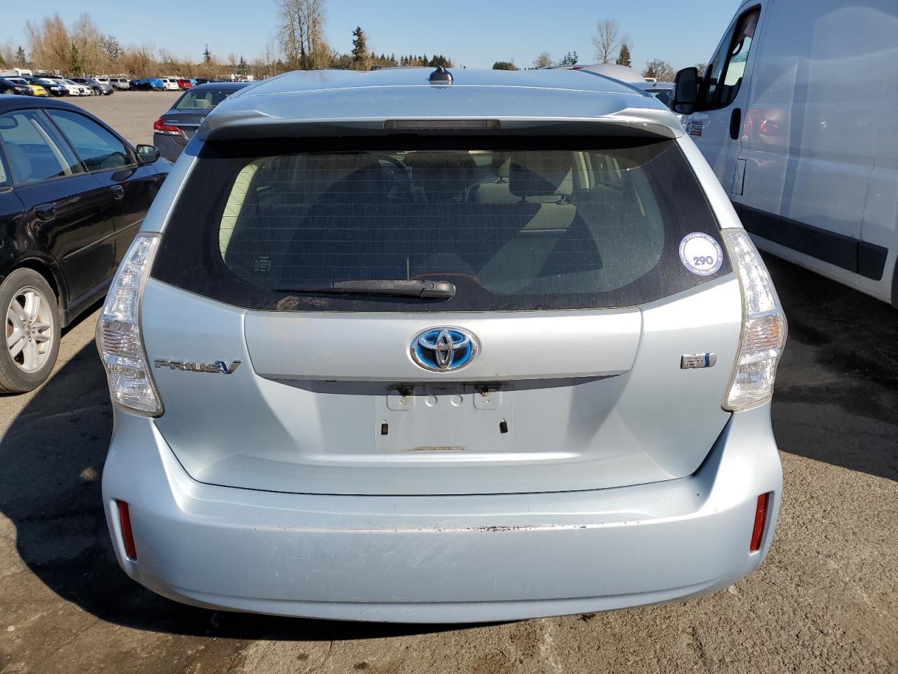 2013 TOYOTA PRIUS V - Image 6