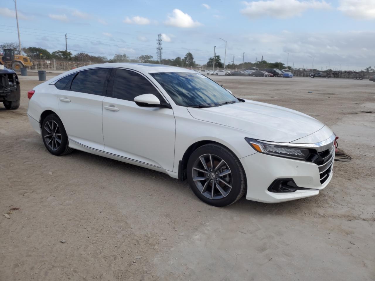 2022 HONDA ACCORD EXL - Image 4