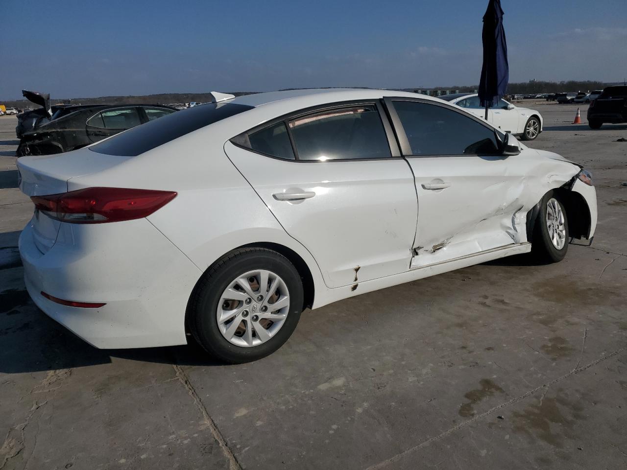 2018 HYUNDAI ELANTRA SE - Image 3