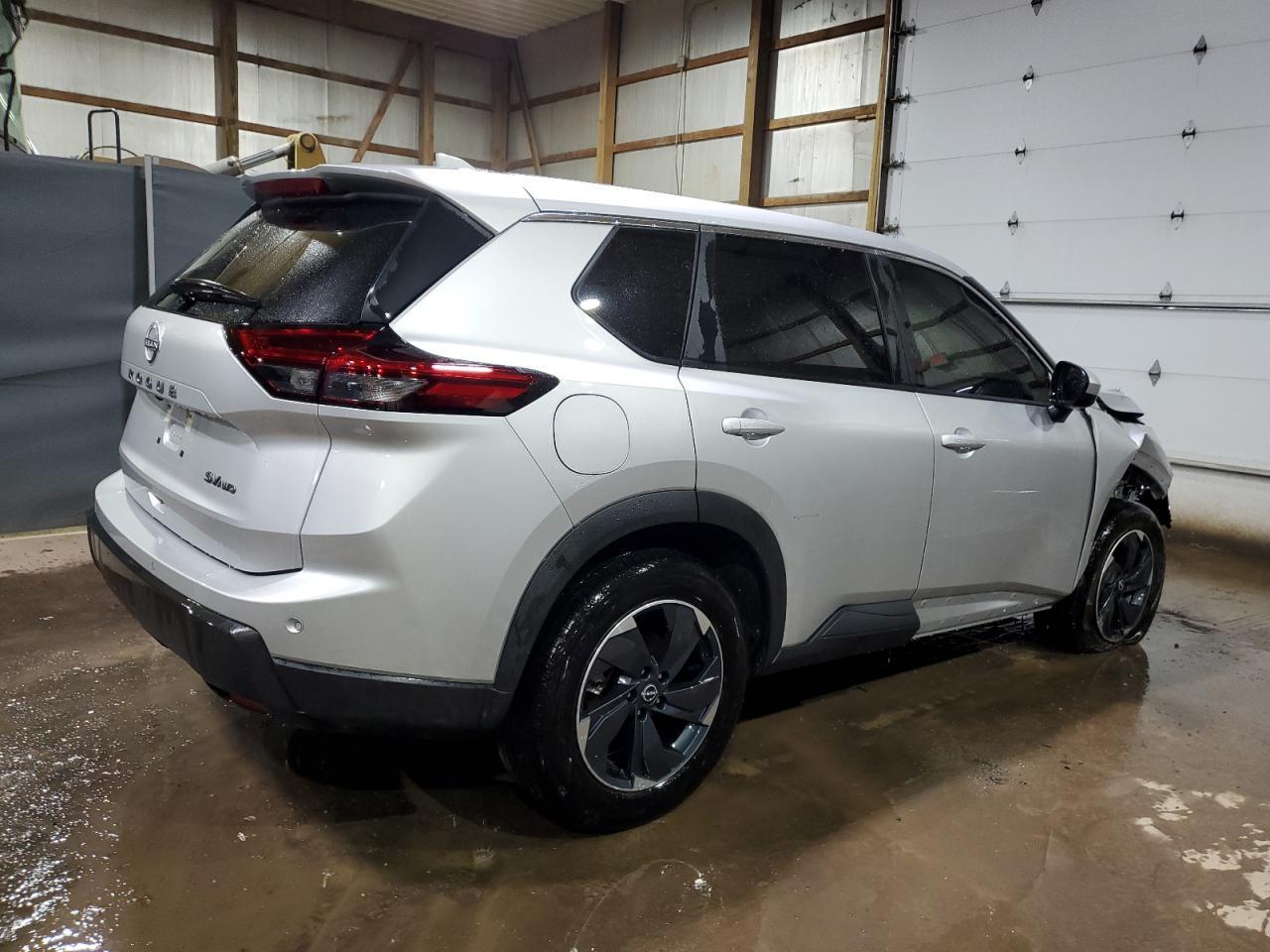 2024 NISSAN ROGUE SV - Image 3