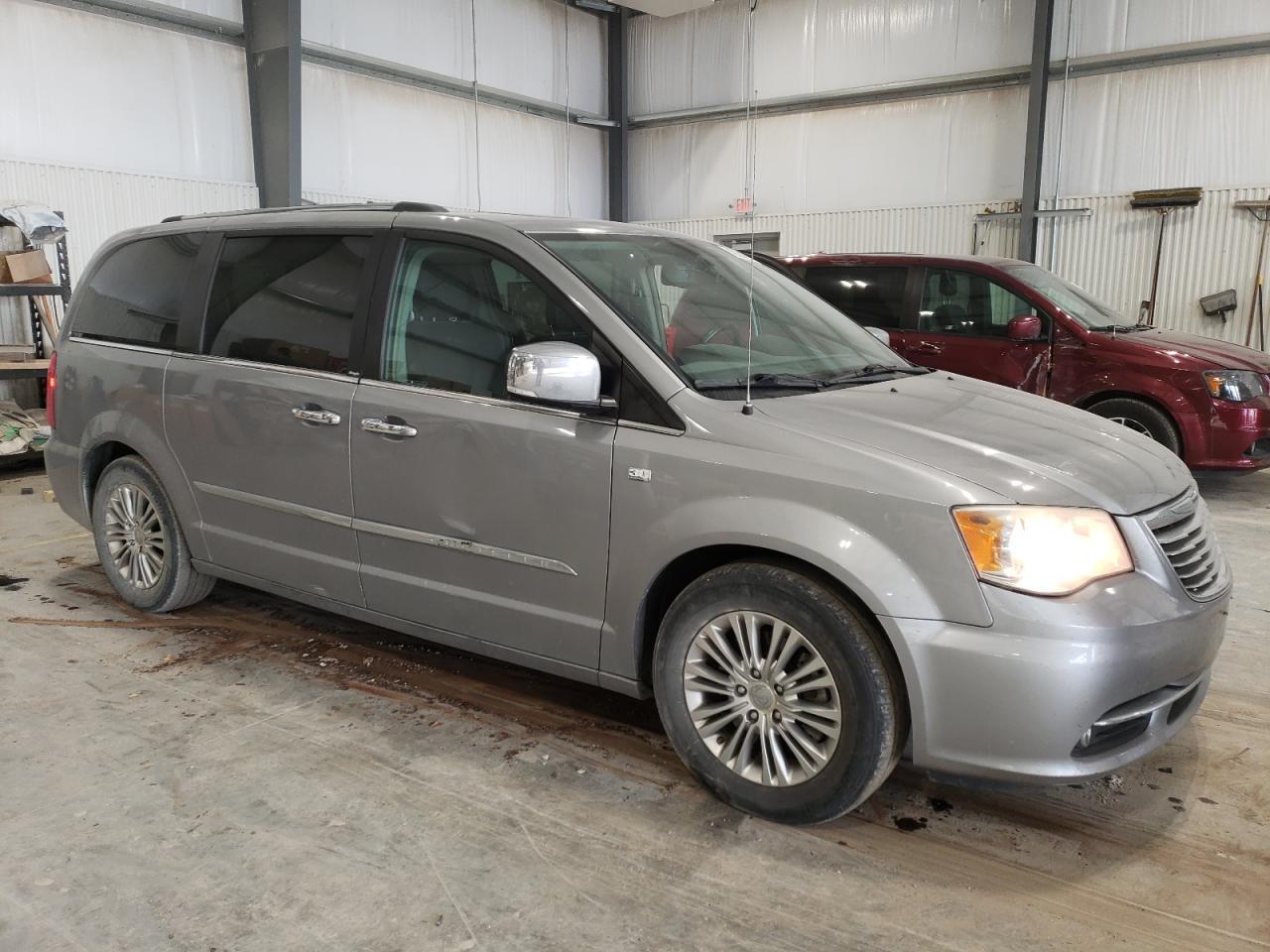 2014 CHRYSLER TOWN & COU - Image 4
