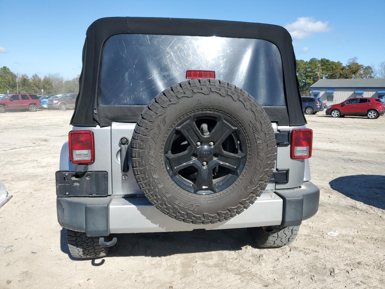 2015 JEEP WRANGLER U - Фото 6