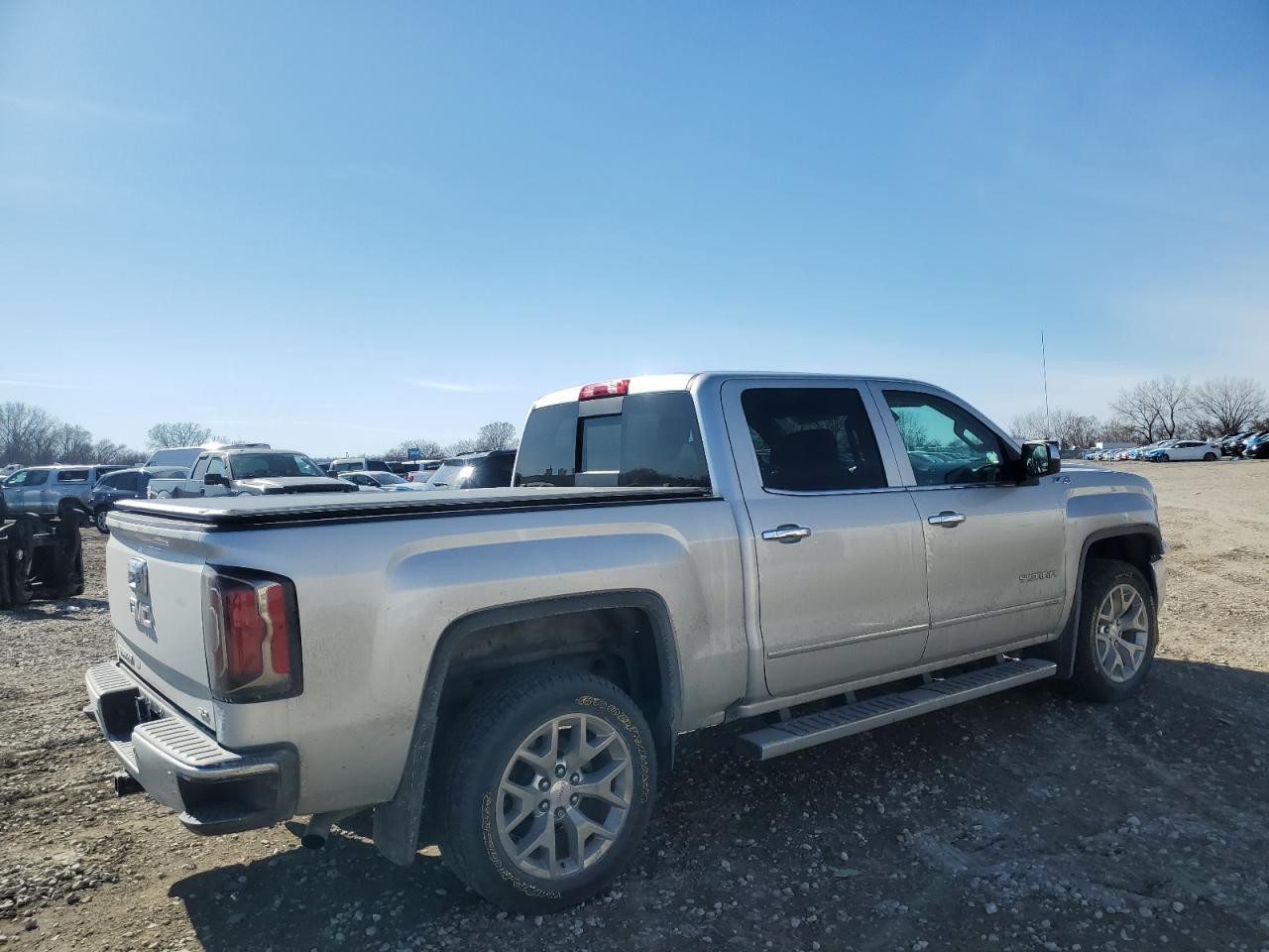 2017 GMC SIERRA K15 - Фото 3