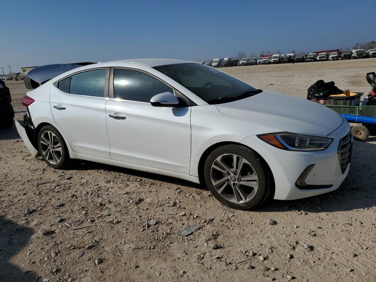 2017 HYUNDAI ELANTRA SE - Image 4