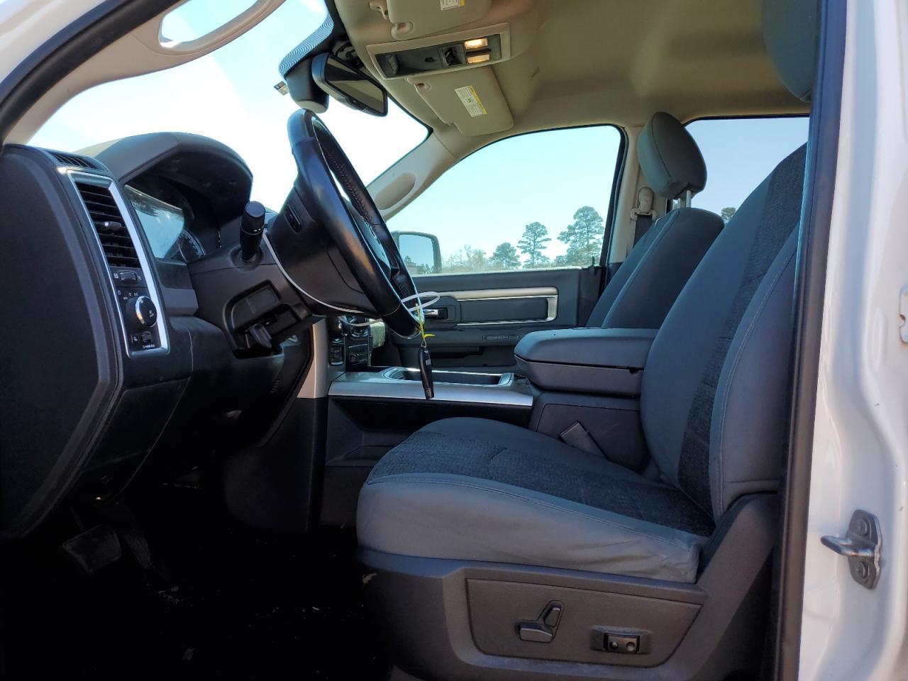 2017 RAM 1500 SLT - Image 7