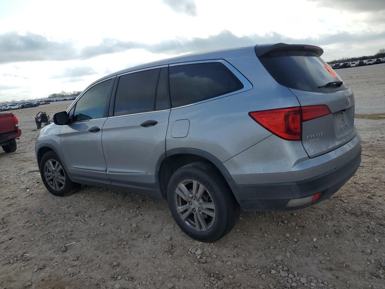 2017 HONDA PILOT LX - Image 2