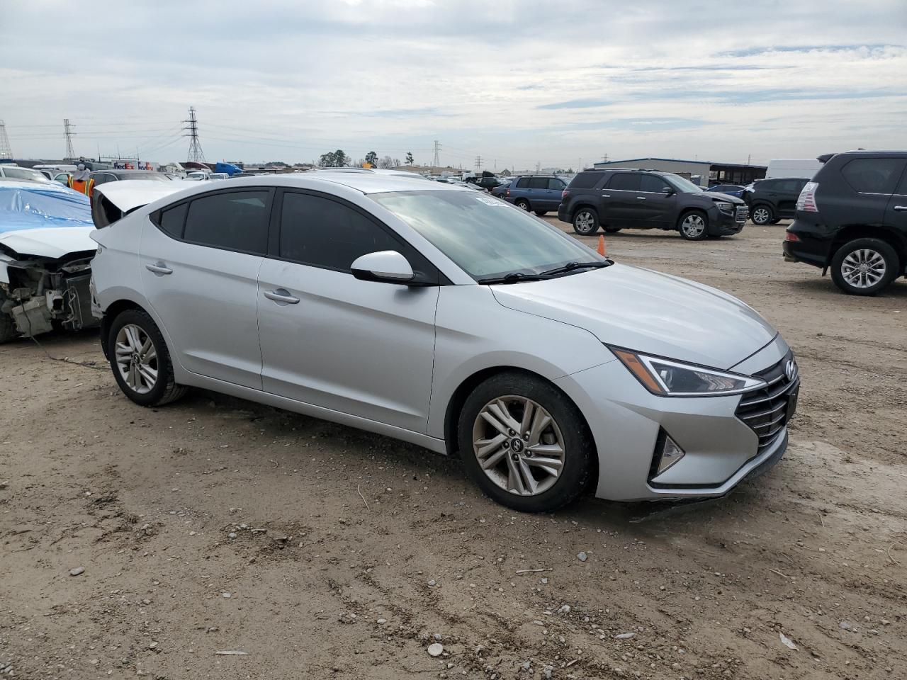 2019 HYUNDAI ELANTRA SE - Фото 4
