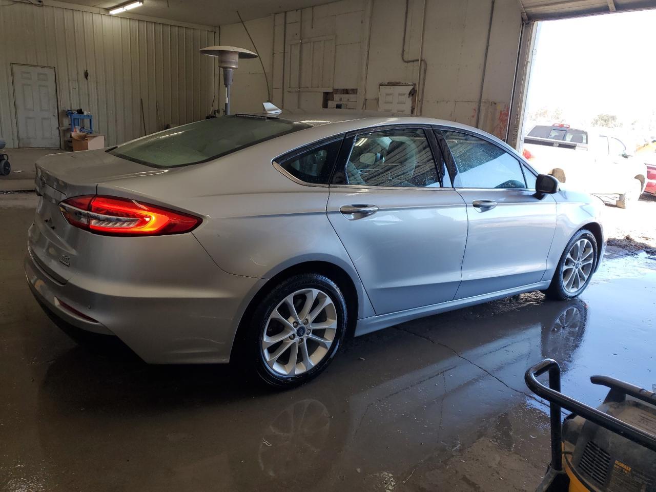 2020 FORD FUSION SE - Image 3