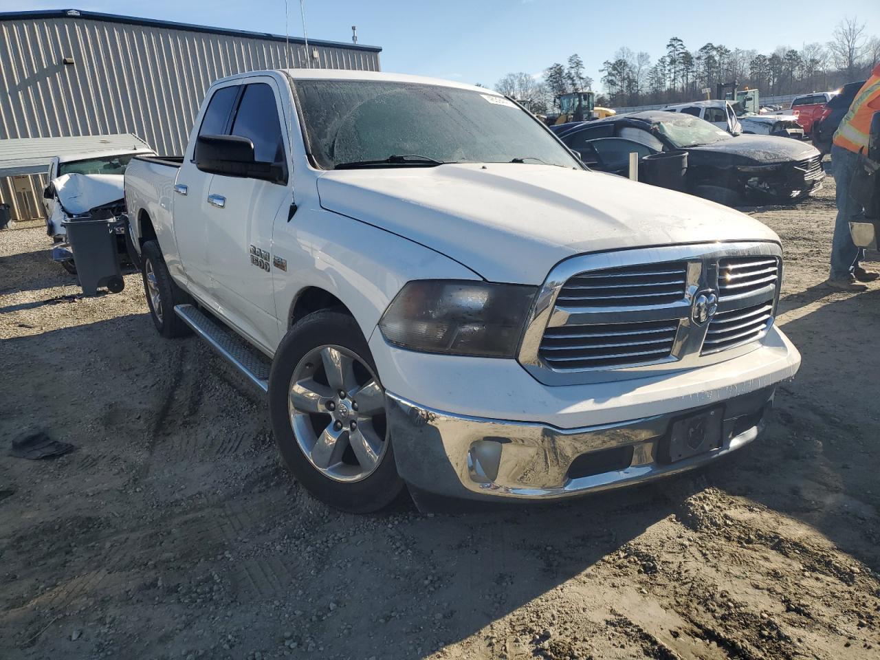 2015 RAM 1500 SLT - Image 4
