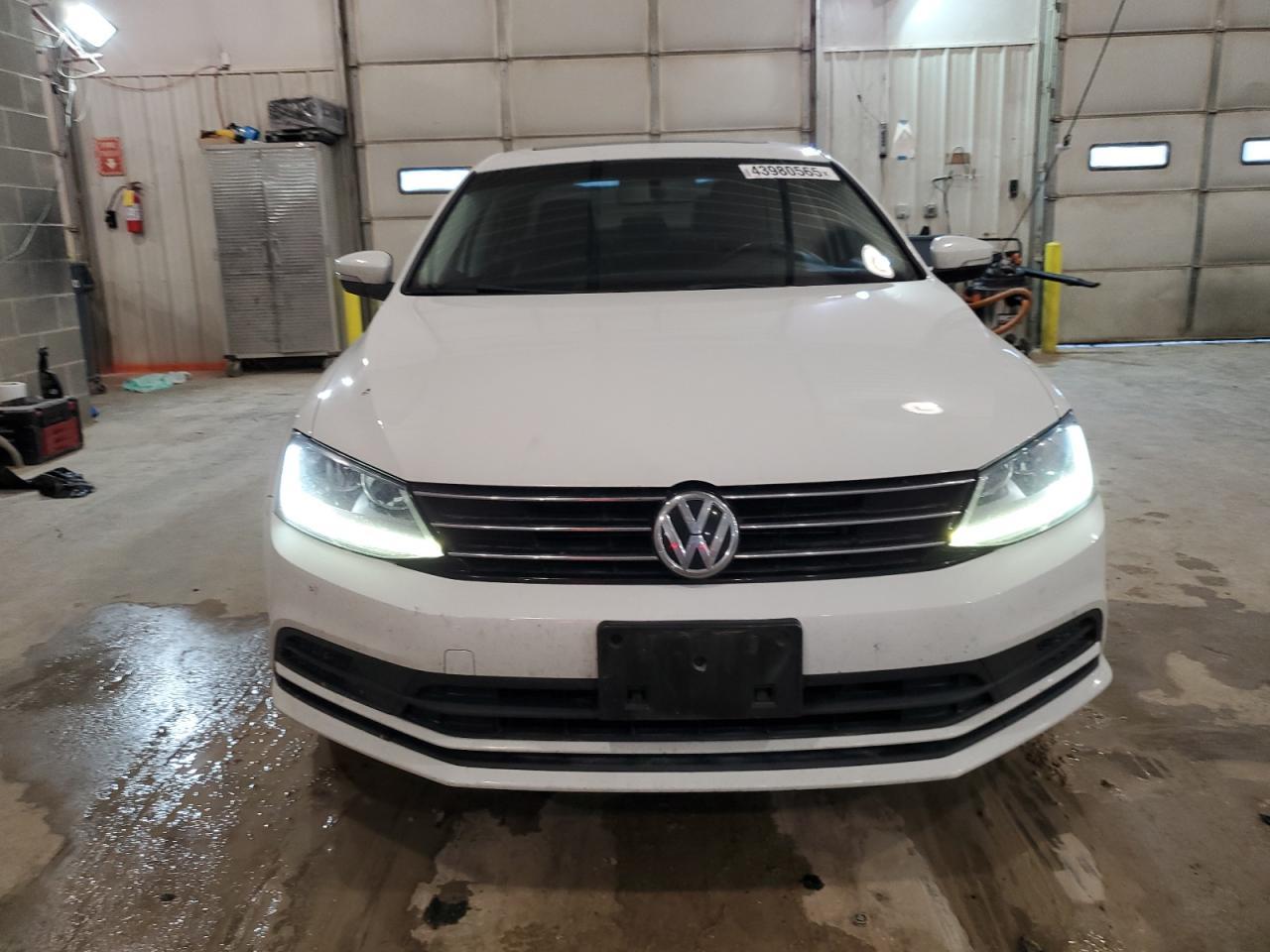 2017 VOLKSWAGEN JETTA SE - Image 5