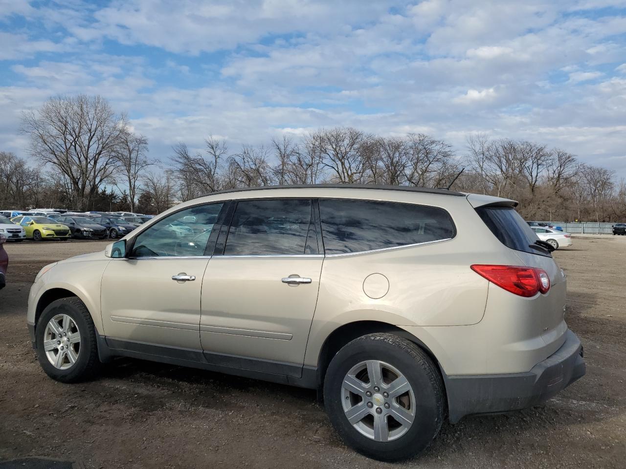 2012 CHEVROLET TRAVERSE L - Фото 2