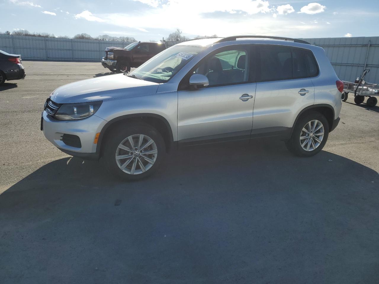 2015 VOLKSWAGEN TIGUAN S