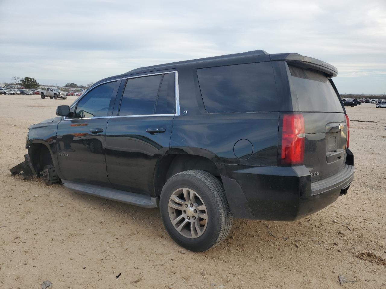 2015 CHEVROLET TAHOE C150 - Фото 2