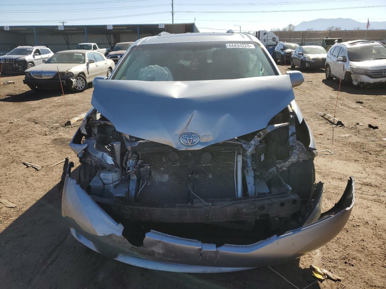2015 TOYOTA SIENNA XLE - Фото 5