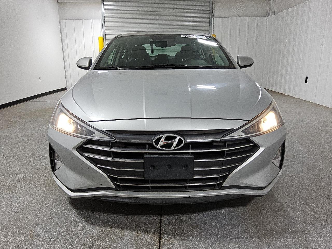 2019 HYUNDAI ELANTRA SE - Фото 5