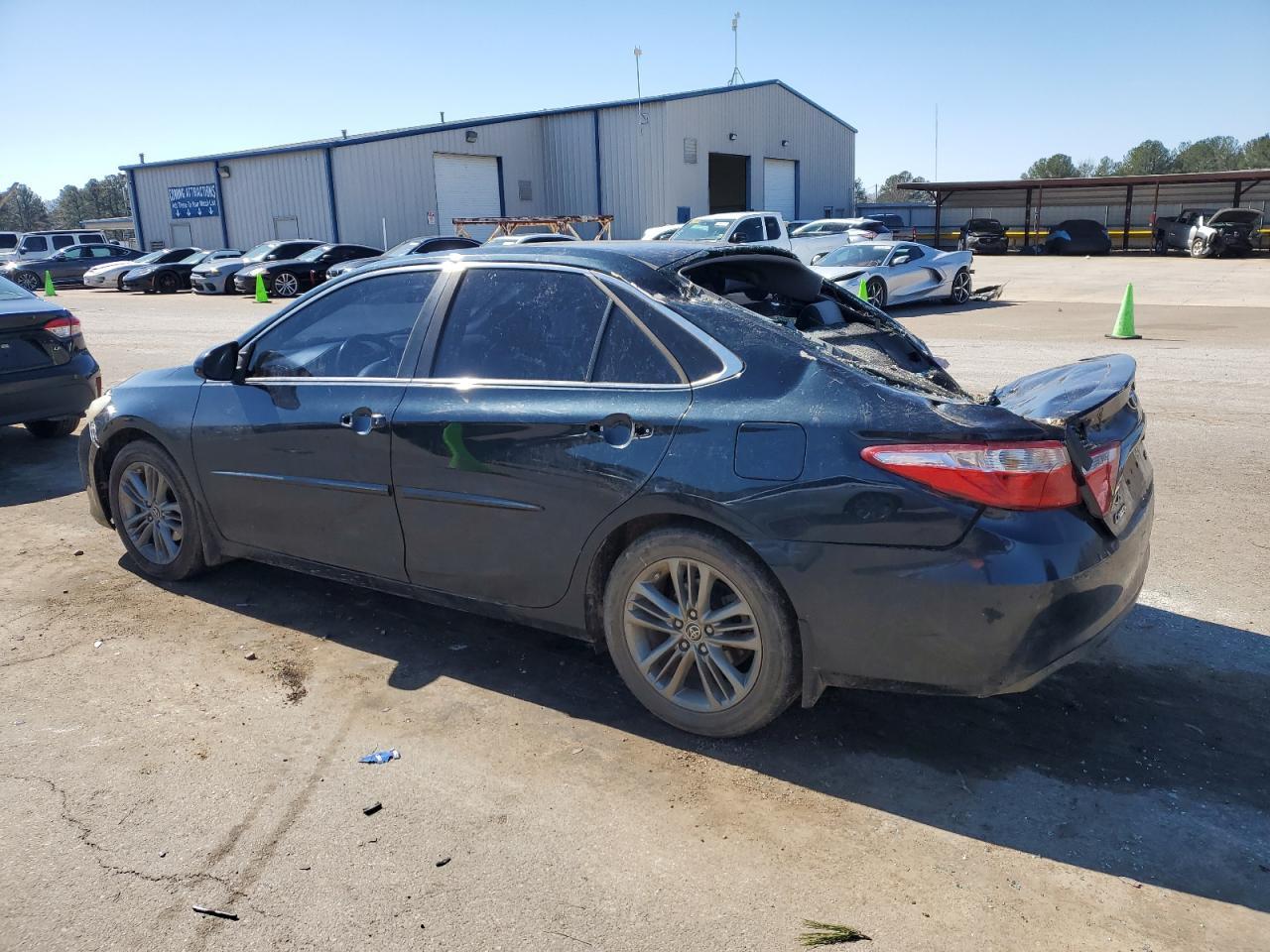 2015 TOYOTA CAMRY LE - Фото 2