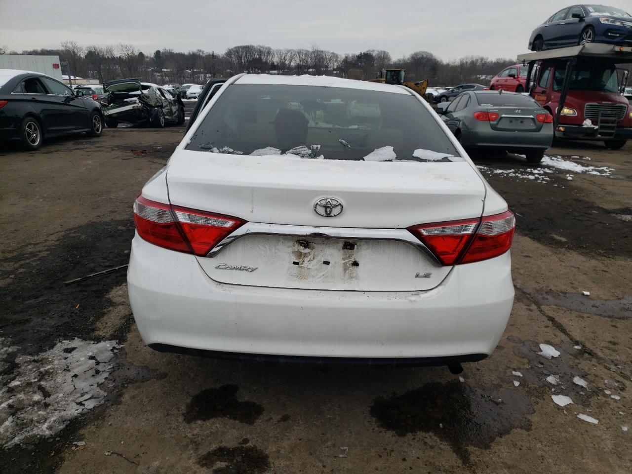 2015 TOYOTA CAMRY LE - Фото 6