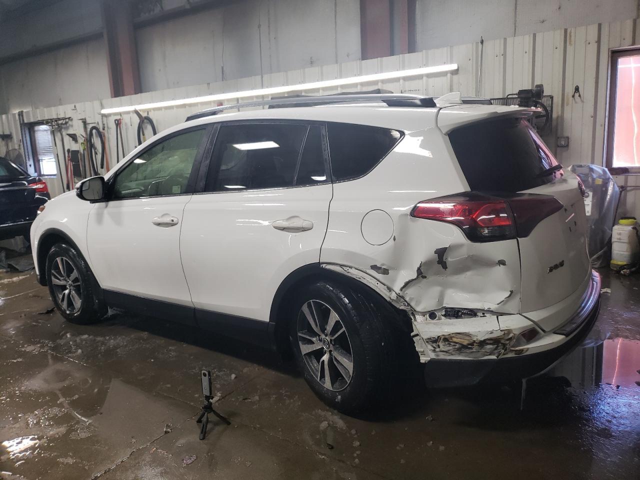 2017 TOYOTA RAV4 XLE - Image 2