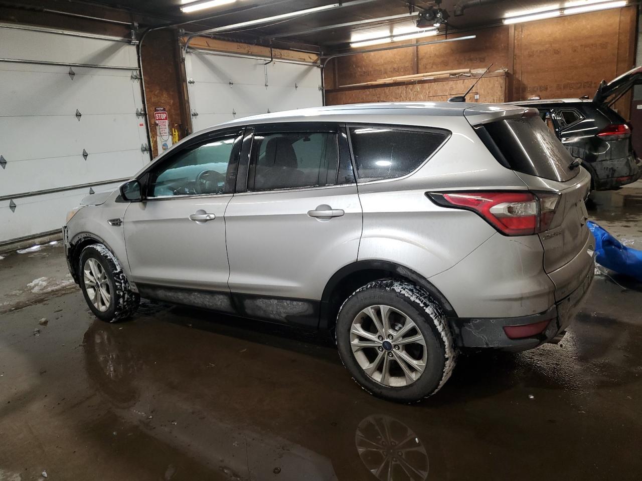 2017 FORD ESCAPE SE - Image 2