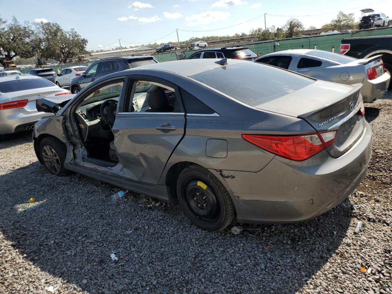 2013 HYUNDAI SONATA GLS - Image 2